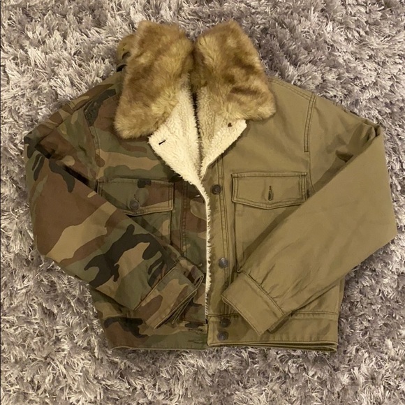 A&F Green Sherpa Bomber Jacket - Picture 17 of 17